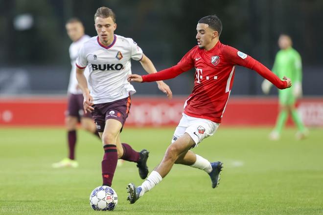 亮眼表现 亮眼表现