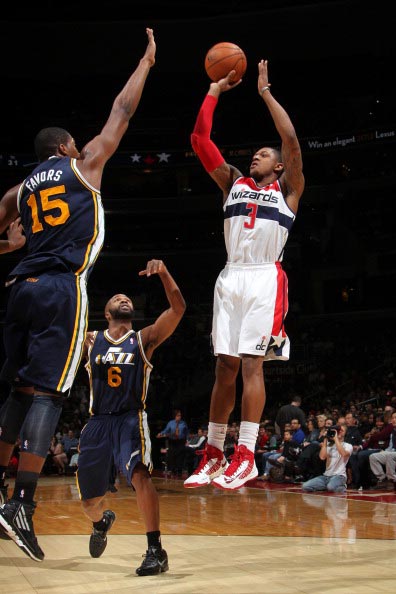 名打下了坚 名打下了坚